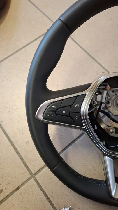 фото №13, Руль кожаный с подогревом renault clio v zoe состояние jak новая