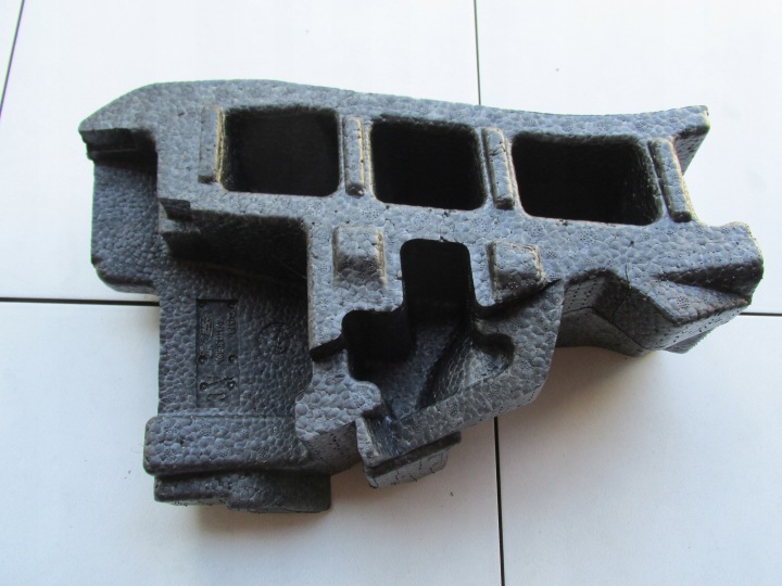 фото №8, Пінополістирол інтер'єру pod kanapę kuga mk1 2012 рік