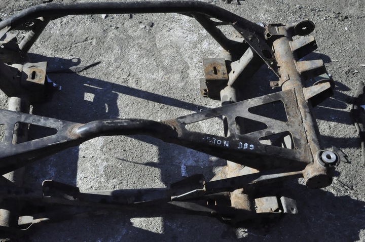 фото №5, Aston martin db9 05r купе 6.0 v12 450km подрамник балка подвешивание зад задняя