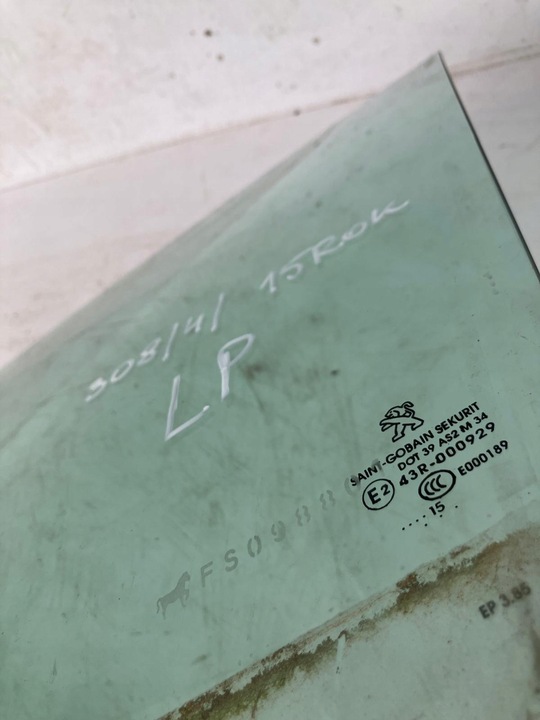 фото №10, Стекло дверь левый перед peugeot 308 t9 15r