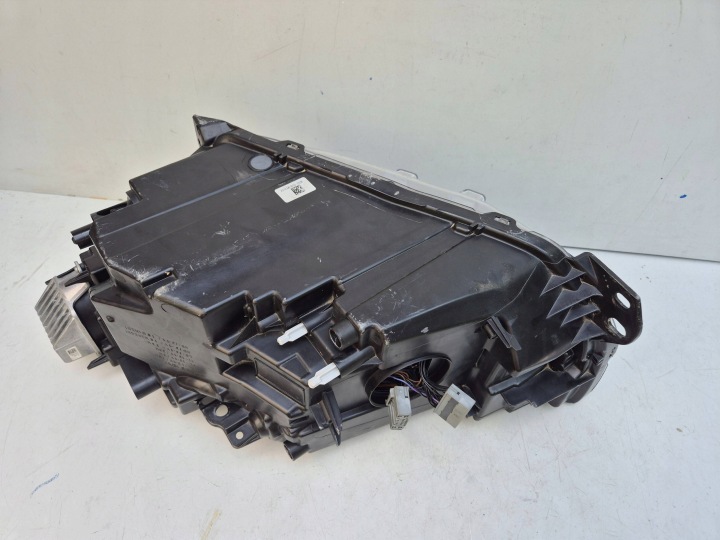 фото №9, Volvo xc40 ii 20- led 32342525 фара передняя (головной свет, фара перед) правая zabrudzona