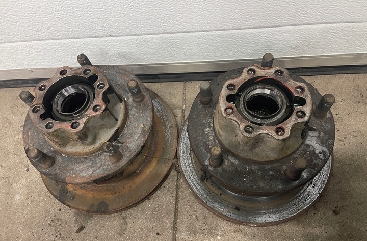 фото №1, Ступиця підшипник 8 гвинт 3.5t mascott mascot 98-07r.