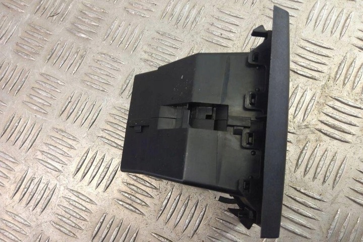 фото №8, Задня решітка вентиляційна skoda octavia i 1u2 1z0819203 1.9l дизель 1999