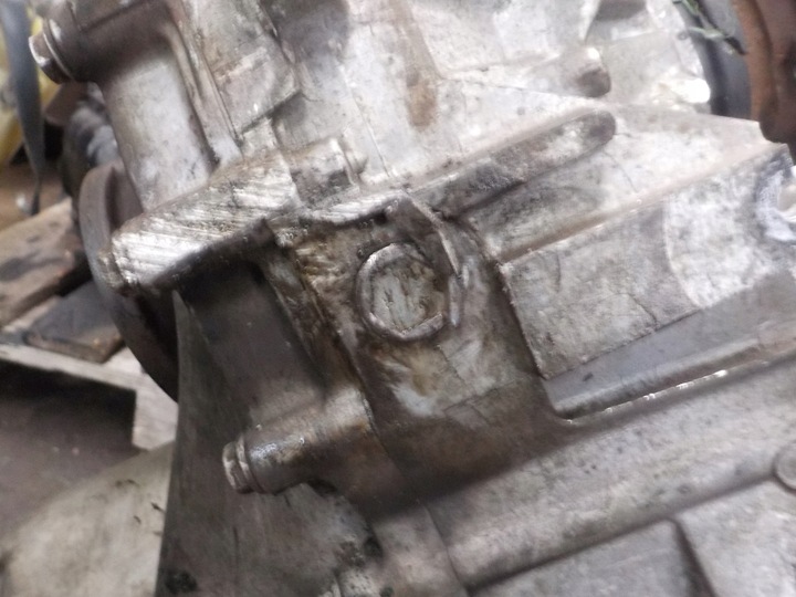 фото №10, Коробка передач коробки передач volkswagen golf vii 1.6tdi 0a4301103 пошкоджені кріплення