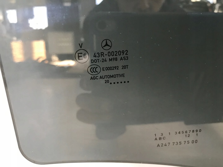 фото №1, Mercedes gla ii h247 2022 скло двері зад права