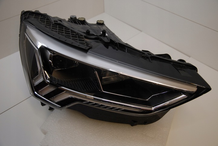 фото №13, Лампа правая перед audi q3 ii 83a полный led 83a941034