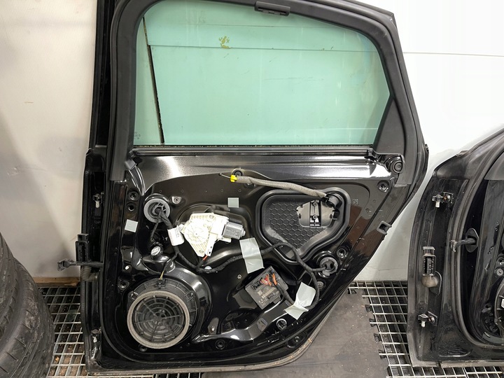 фото №13, Двері праві праві зад audi a6 c7 sedan lz9y оригінал лак комплектні європа