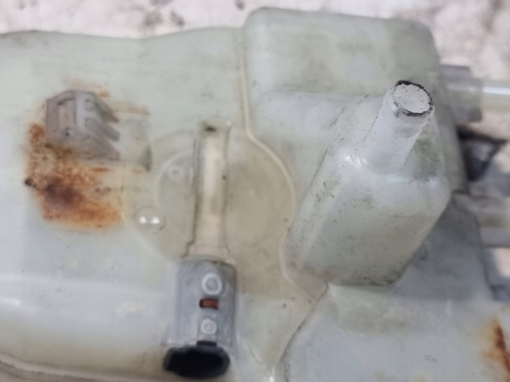 фото №11, Бачок рідини гальмівного оригінальний номер 132311-40120 toyota prius ii 08r