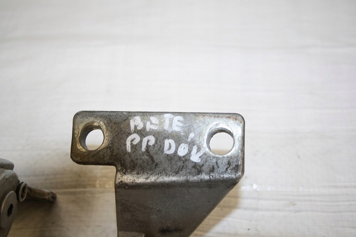 фото №4, Vw new beetle 1.9tdi петля дверь перед правые