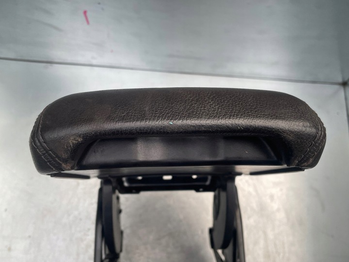 фото №6, Audi a5 8t купе sportback a4 b8 подлокотник кожаный + каркас