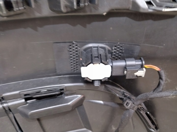 фото №12, 5na807568g бампер зад 6pdc r-line колір lc7q vw tiguan ii 2015+