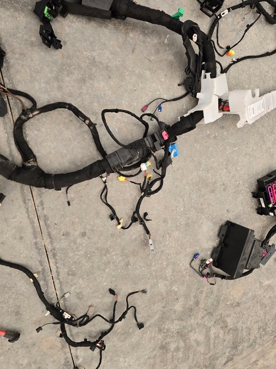 фото №8, Audi q7 15- установка жгут кабины