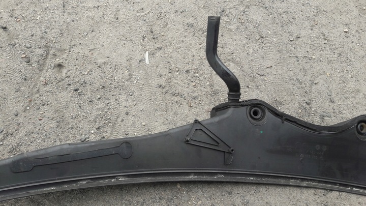 фото №14, Mercedes w203 панель под лобовым стеклом пластик защита стёкла европа 2038301713