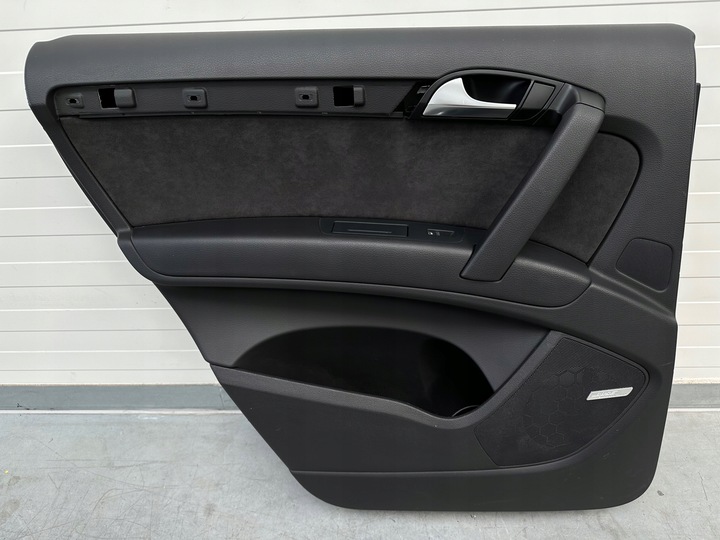 фото №1, Оббивка двері боковина лівий зад audi q7 4l задня ліва алькантара