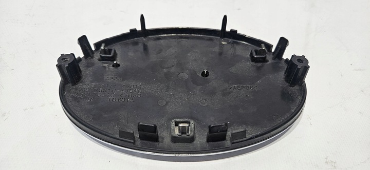 фото №2, Эмблема значок перед toyota prius iii 09-11