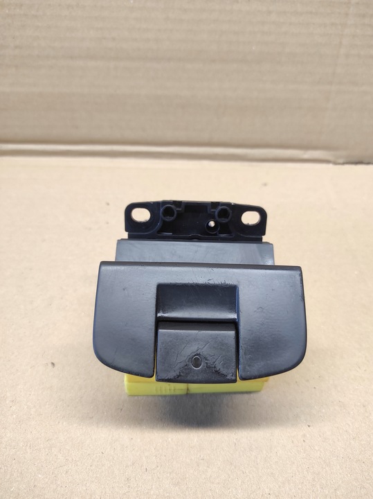 фото №1, Кнопка рычаг ручка тормоза ручного renault espace iv 8200550545