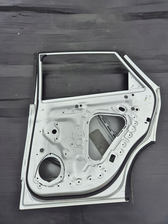 фото №8, Mg4 mg 4 ev 22r . дверь правые задние зад .d408