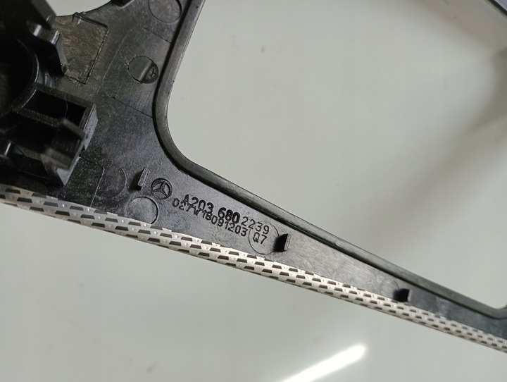 фото №11, Mercedes w203 купе c180 декори консолі середньої попільничка рамка радіо