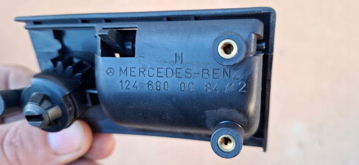 фото №8, Mercedes w124 ручка замок бардачка пассажира з ключом 1246800084 новая