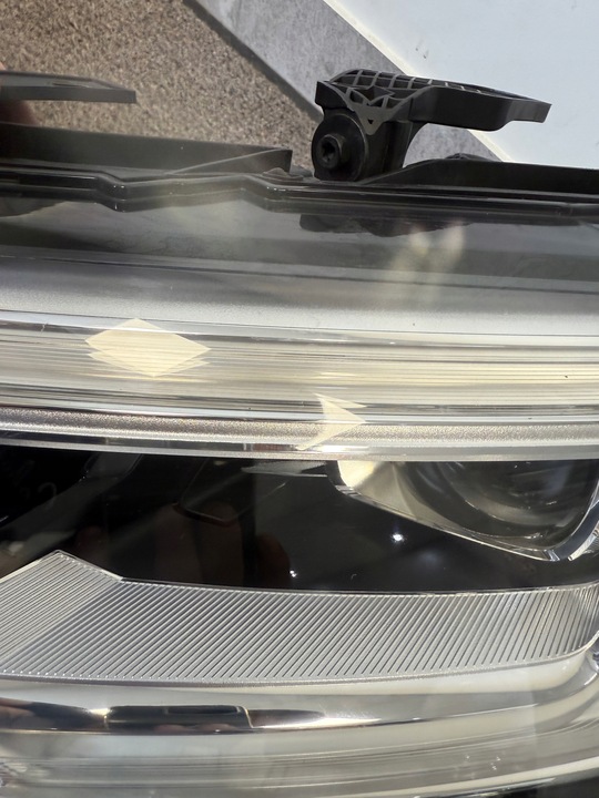 фото №11, Комплект лампа передних audi q3 8u0 рестайлинг 15-19 полный led dynamic8u0941033/034