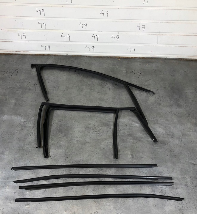 фото №1, Skoda octavia 4 5e прокладки дверь левых перед зад комплект левая сторона