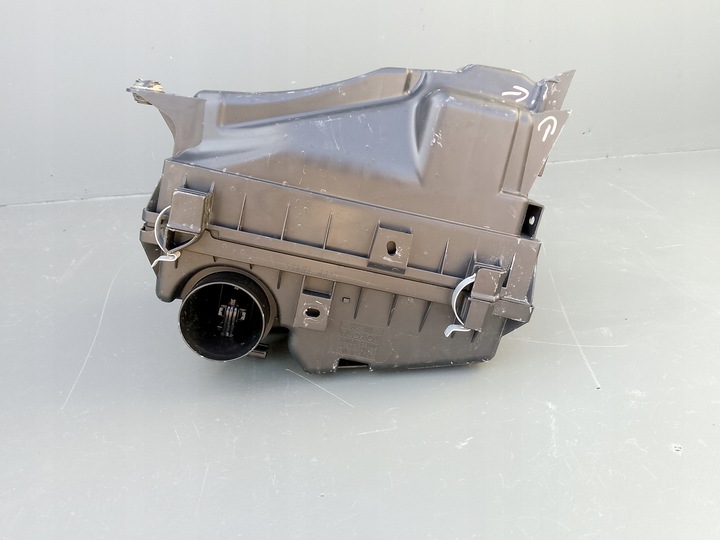 фото №12, Toyota hilux viii 8 2016- корпус фильтра воздуха 17700-0l380 ÷