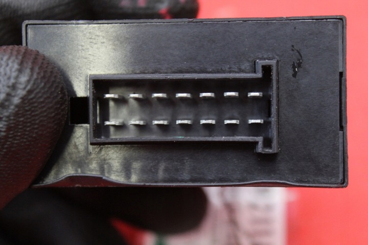 фото №7, Блок керування модуль фаркоп 10r-047537 toyota avensis t27 t29 2.0 d-4d 143 km