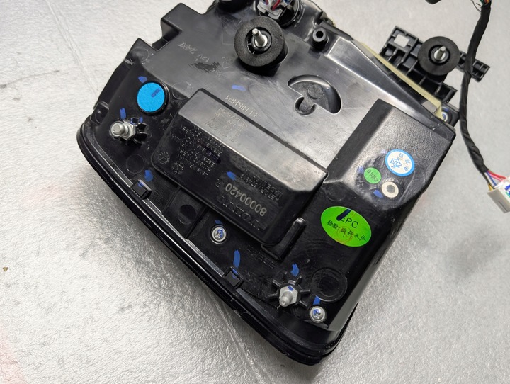 фото №10, Volvo ex30 ex 30 лампа зад права 80000420