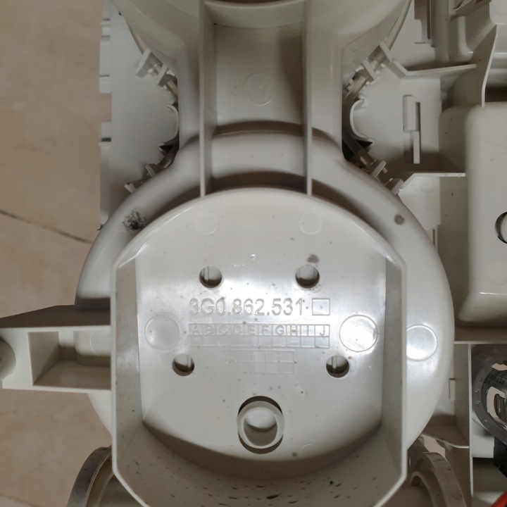 фото №9, Бардачок полка держатель na кружка подстаканник ролетка vw passat b8 3g оригинальный номер