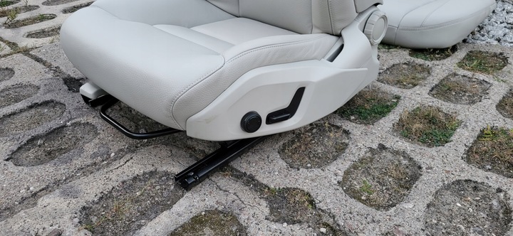 фото №9, Volvo v60 ii 2018- сидіння сидіння диван спинка світла шкіра салон