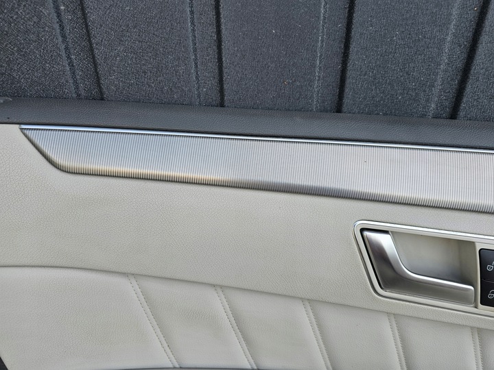 фото №5, Боковина оббивка двері лівий перед mercedes w212 рестайлінг