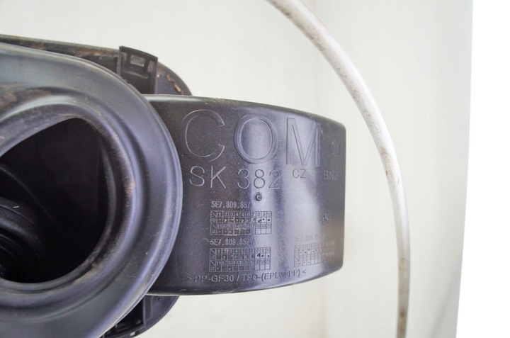 фото №6, To147 skoda octavia iv кришка заливання пального 5e7809857 candyweiss lf9e/9p