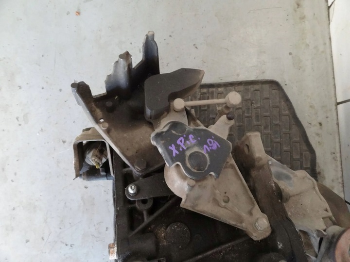 фото №8, Citroen xsara picasso 1.8 b 2000 коробка передач зміни 5 коробки передач 20dl20