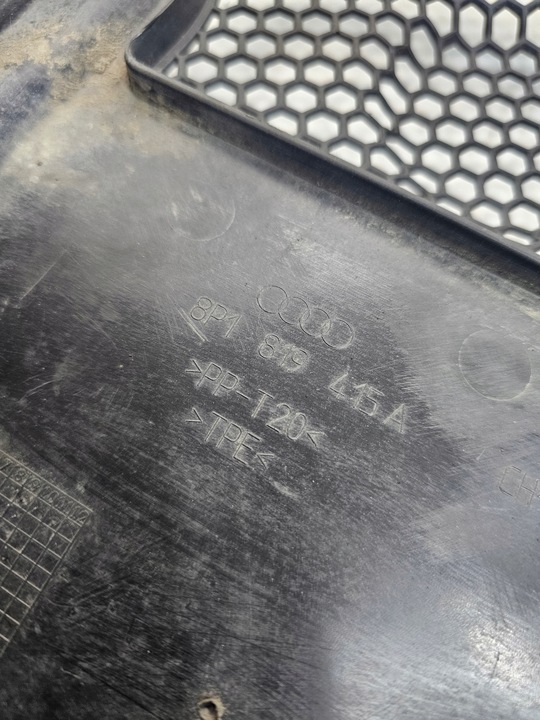 фото №9, Панель під лобовим склом пластиковий audi a3 8p рестайлінг 8p1819415a