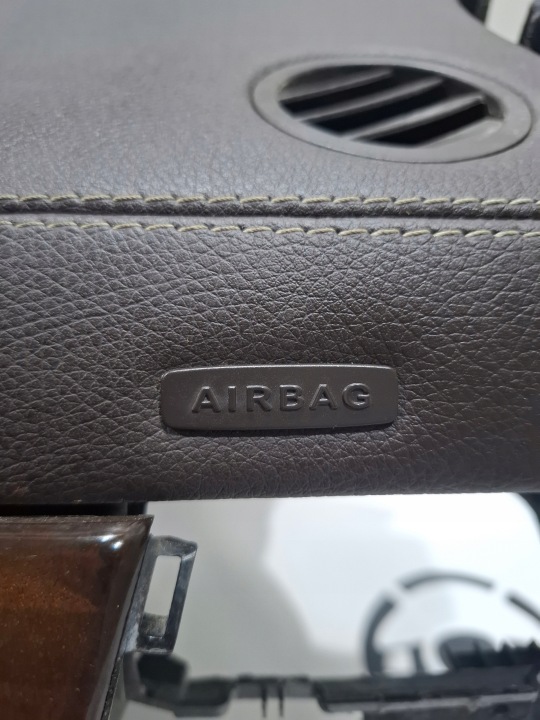 фото №13, Mercedes ml w166 торпедо консоль подушка подушки ремни оригинал демонтаж