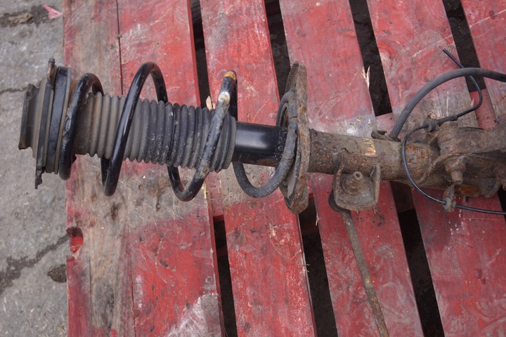 фото №6, Поворотный кулак амортизатор правые перед nissan juke f15 1.5 dci