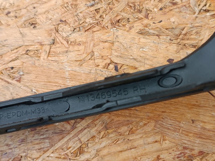 фото №10, Спойлер молдинг бампера ліве + праве перед 13469545 13469544 opel astra v k