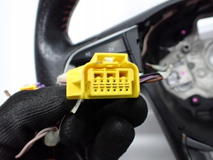 фото №8, Руль мультифункция кожа красная nić 5f0419091r seat leon iii 5f 15r