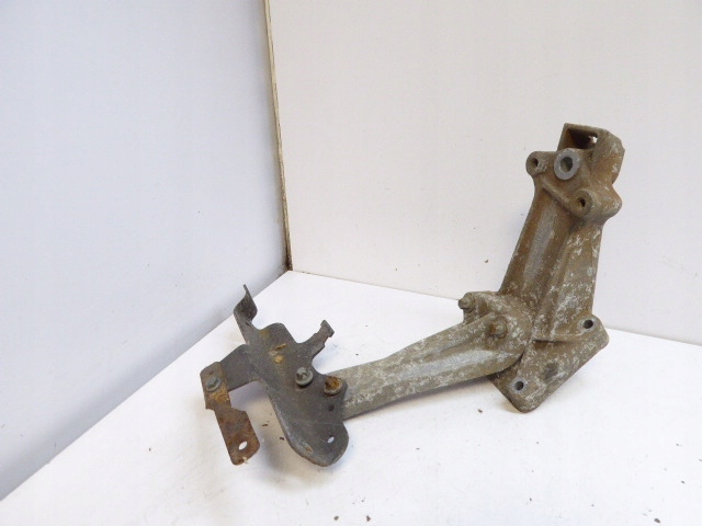 фото №1, Sprinter 903 рестайлінг 00-02 лапи кронштейн підтримка двигуна 2.2 cdi