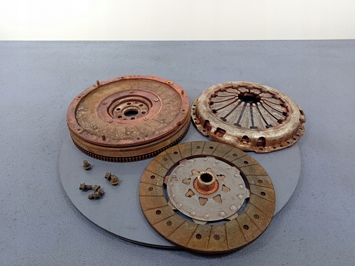 фото №1, Focus mk3 1.6 eb зчеплення маховик з двома масами kpl av61-6477-bc