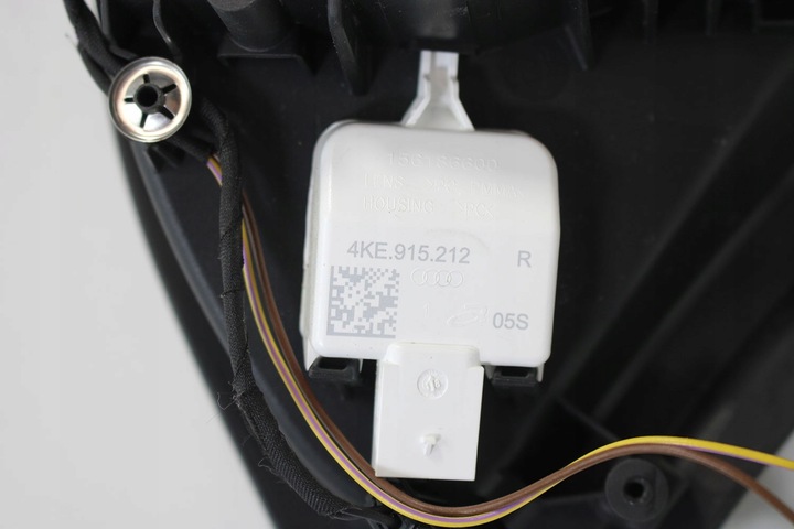 фото №11, Audi e-tron крышка розетка гнездо зарядки 4ke810002 4ke810394 4ke810806