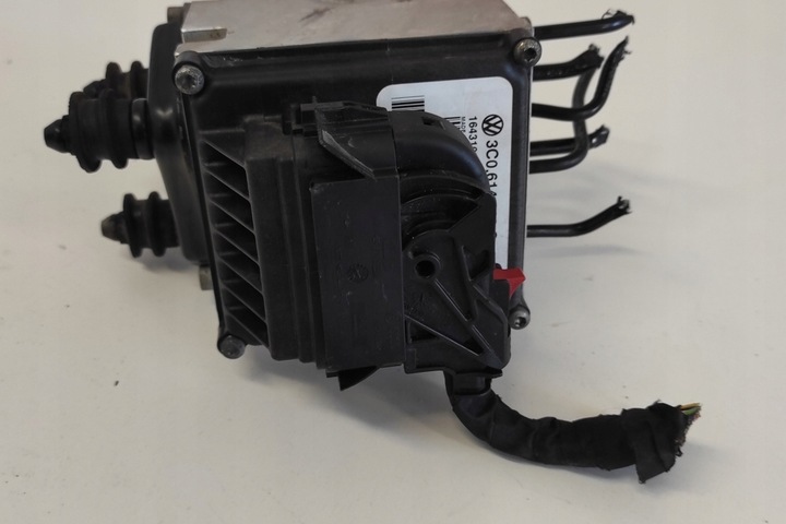 фото №1, Насос abs vw passat b6 3c2 3c0614109c 1.9l дизель 77kw 2007