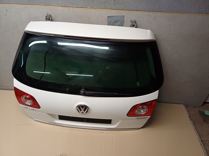 фото №1, Крышка багажника vw passat b6 цвет lb9a