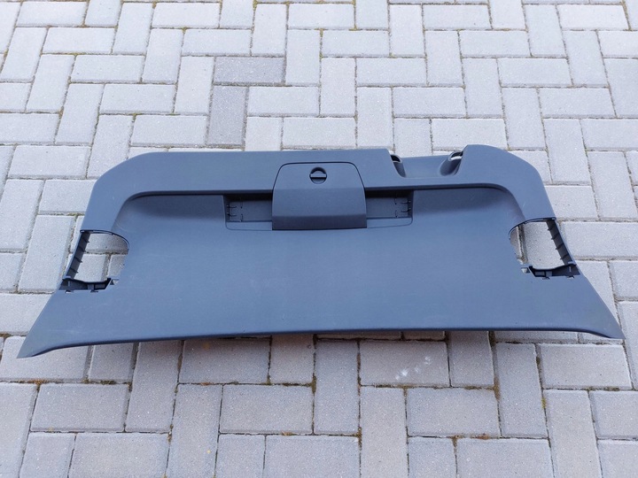 фото №5, Volkswagen passat b8 2016 обшивка / оббивка задньої кришки багажника