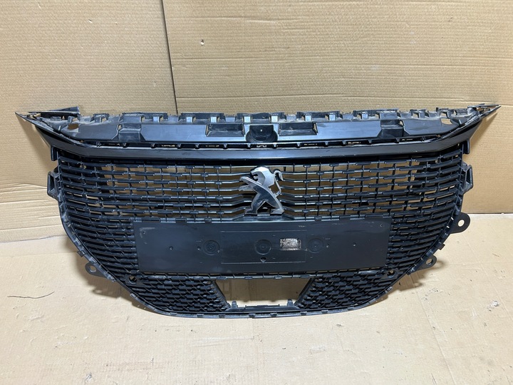 фото №1, Решётка peugeot 208 2 перед