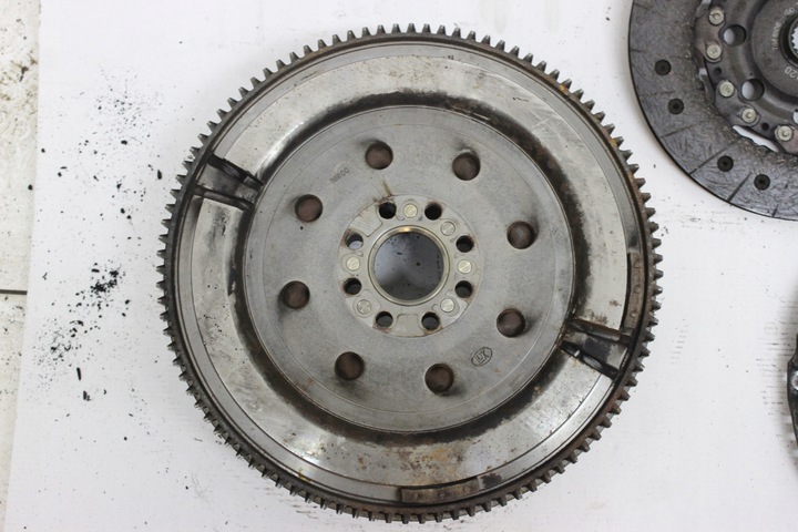 фото №7, Toyota avensis t25 2.2 d-4d зчеплення диск притиск колесо двомасовий комплект