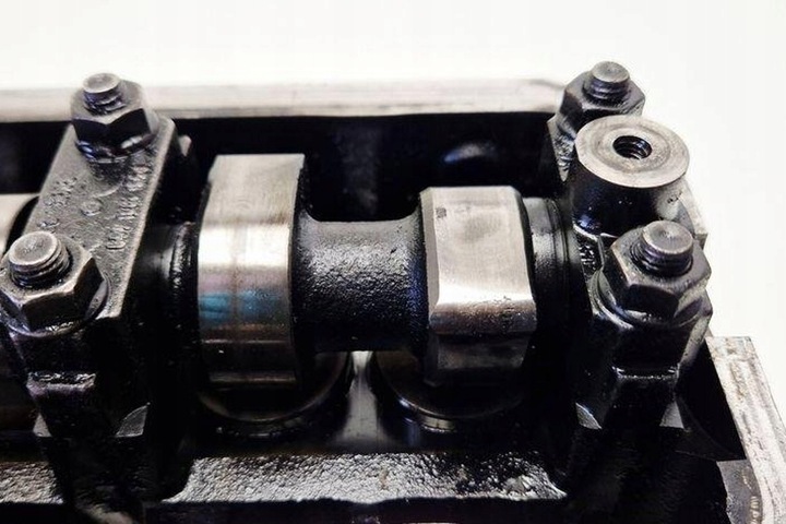 фото №6, Головка двигуна vw passat b5 3b2 028103373n 1.9l дизель 81kw 1997