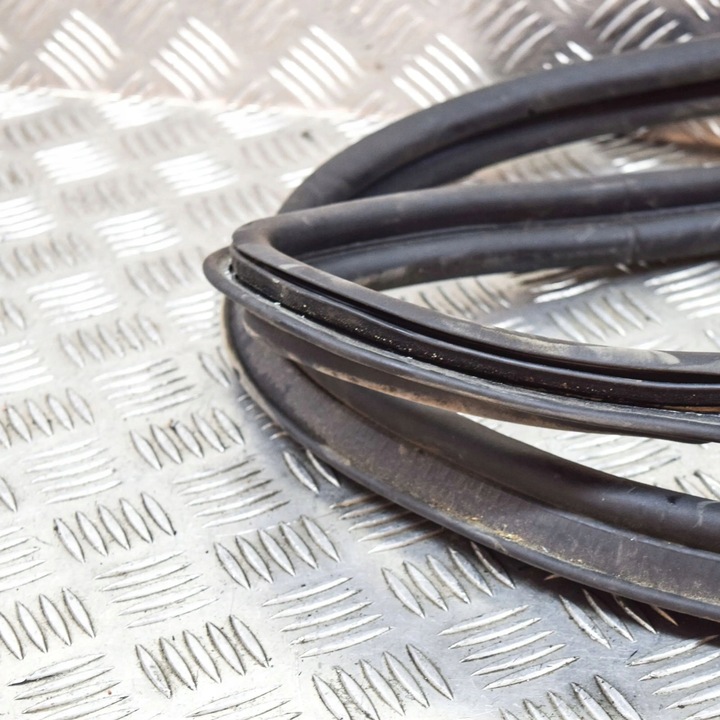 фото №5, Renault zoe 2015 гумова прокладка багажника заднього / na кузов