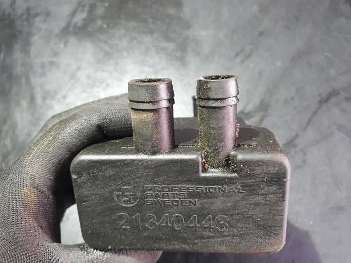 фото №7, Saab 9-5 2.3t 21340443 пластик корпус бак