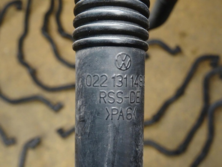 фото №9, Golf v r32 a3 8p 3.2 v6 трубка шланг вентиляція картера повітря 022131149s 022131149q